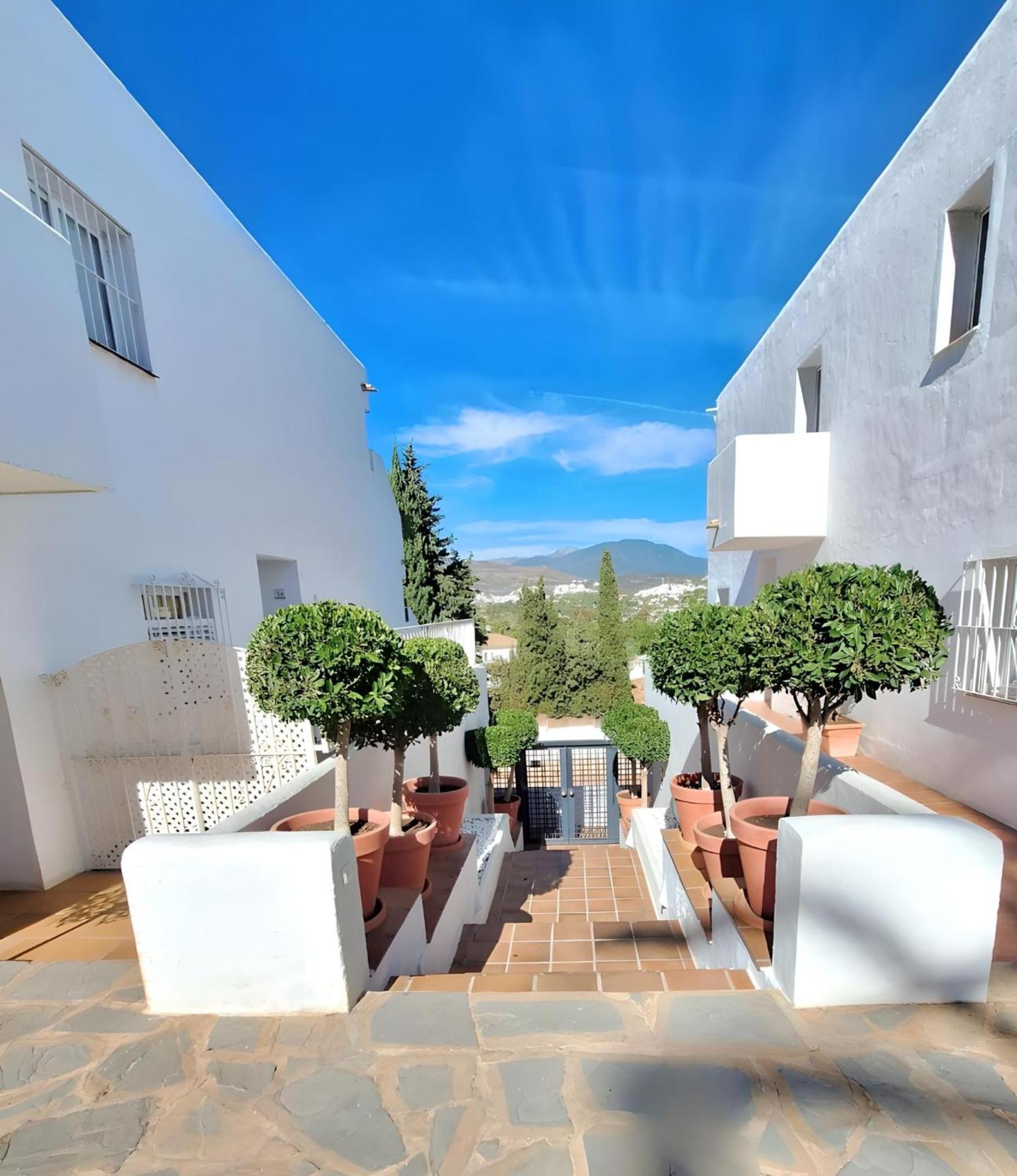 Gorgeous 2Br Apt. W/ Mountain View Puerto Banus マルベーリャ エクステリア 写真